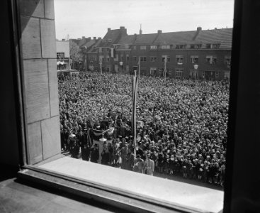 Overzicht ranghulde vanuit raam stadhuis, Bestanddeelnr 902-7134