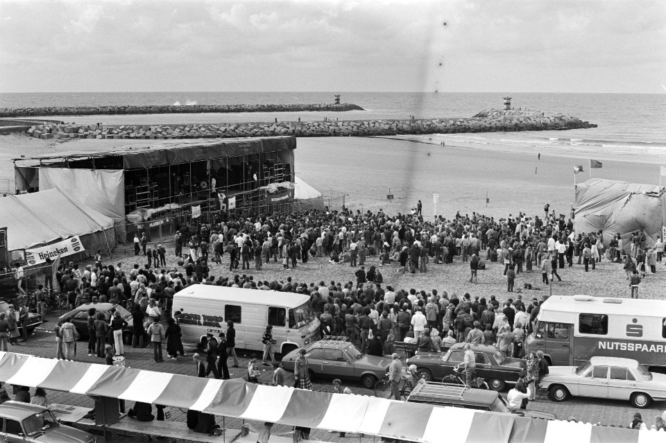 Overzicht popfestival op het strand van Scheveningen, Bestanddeelnr 930-9908