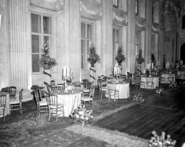Overzicht dinerzaal Amstel-hotel, Bestanddeelnr 913-8403