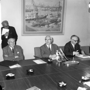 Overleg met Stichting van de Arbeid , minister Veldkamp tijdens zijn verklaring, Bestanddeelnr 917-8728