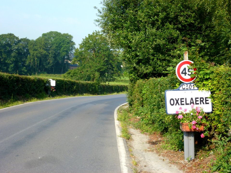 Oxelaëre (Nord, Fr) city limit sign