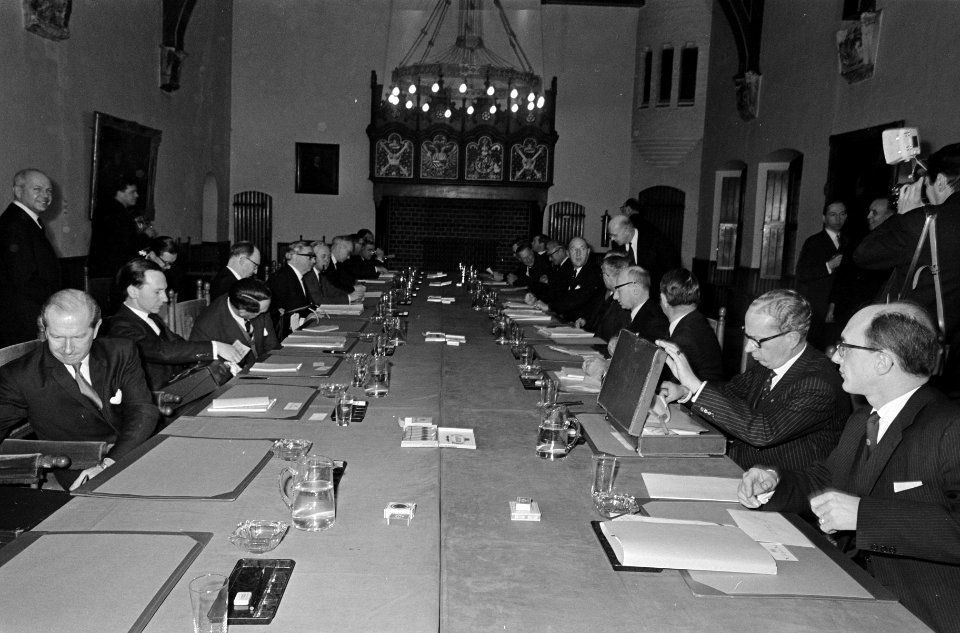 Overleg tussen Engeland en Nederland te Den Haag , overzichten, Bestanddeelnr 920-1153