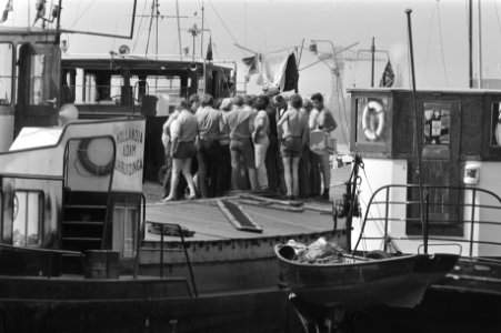 Overleg van binnenvaartschippers bij de Oranjesluizen, Bestanddeelnr 931-6229