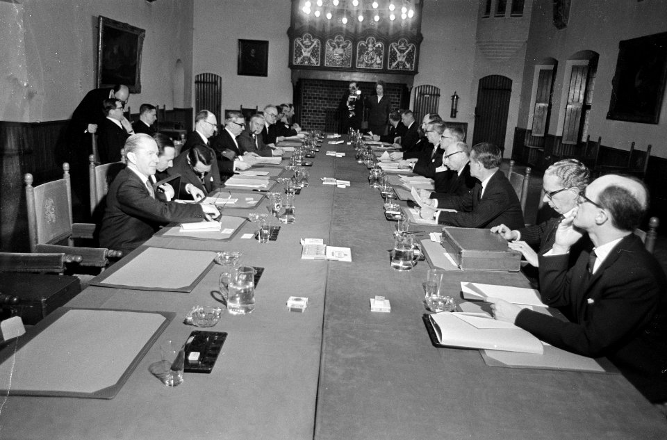 Overleg tussen Engeland en Nederland te Den Haag , overzichten, Bestanddeelnr 920-1155
