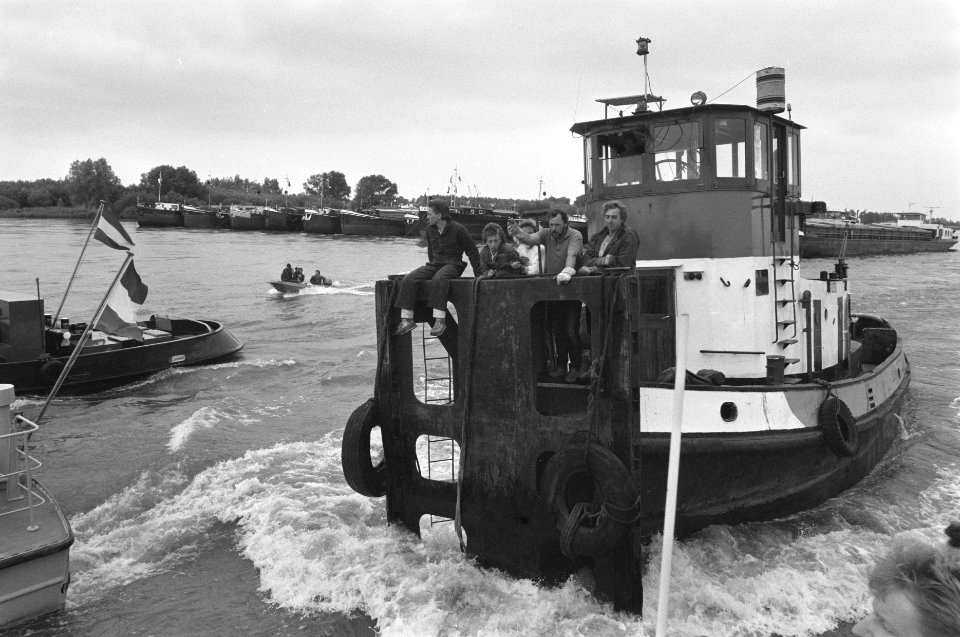 Overleg in Gorinchem i.v.m. blokkade binnenvaartschippers, Bestanddeelnr 934-2675