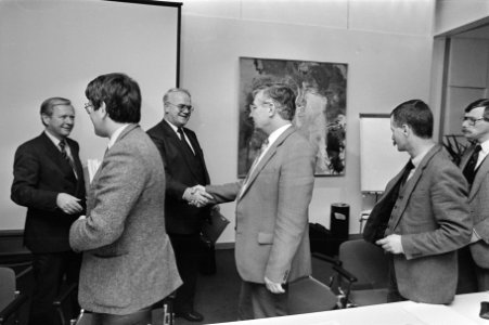 Overleg grootmetaal-cao M. M. Bakker (alg. secr. FME), A. van der Veen, J. H. S, Bestanddeelnr 933-2837