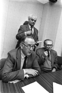 Overleg Den Uyl , staatssecretaris Dales en werkgevers delegatie en werknemersde, Bestanddeelnr 932-0449