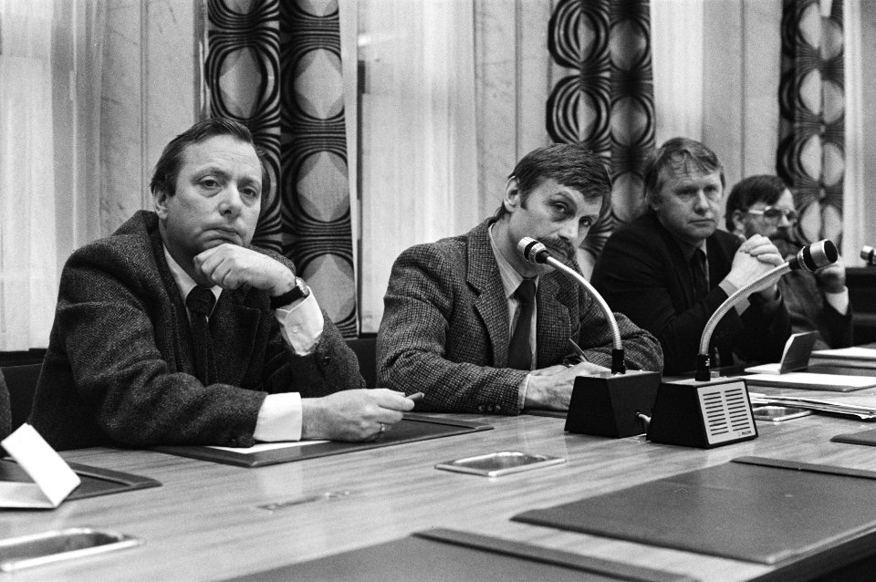 Overleg Kamercommissie Economische Zaken met minister Van Aardenne over het al 8, Bestanddeelnr 931-2583