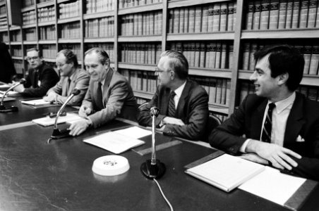 Overleg met de gezamenlijke banken Lardinois (voorzitter hoofddirectie Rabobank, Bestanddeelnr 932-4815