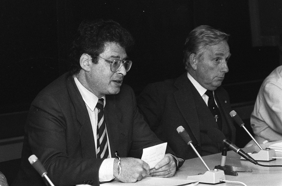 Overleg burgemeester van Thijn (Adam) en minister van Justitie Korthals Altes ov, Bestanddeelnr 933-7410