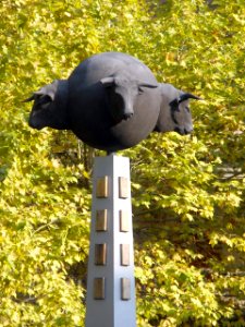 Pamplona - Escultura junto a la Plaza de Toros