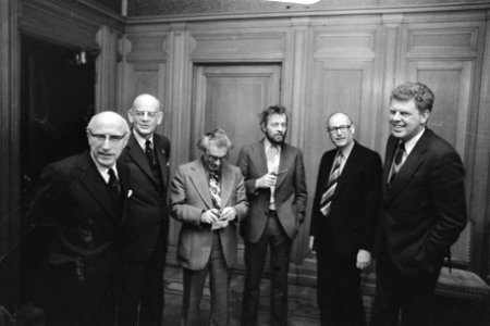 Overleg burgemeester en wethouders van Amsterdam met regering over de financiële, Bestanddeelnr 928-3748