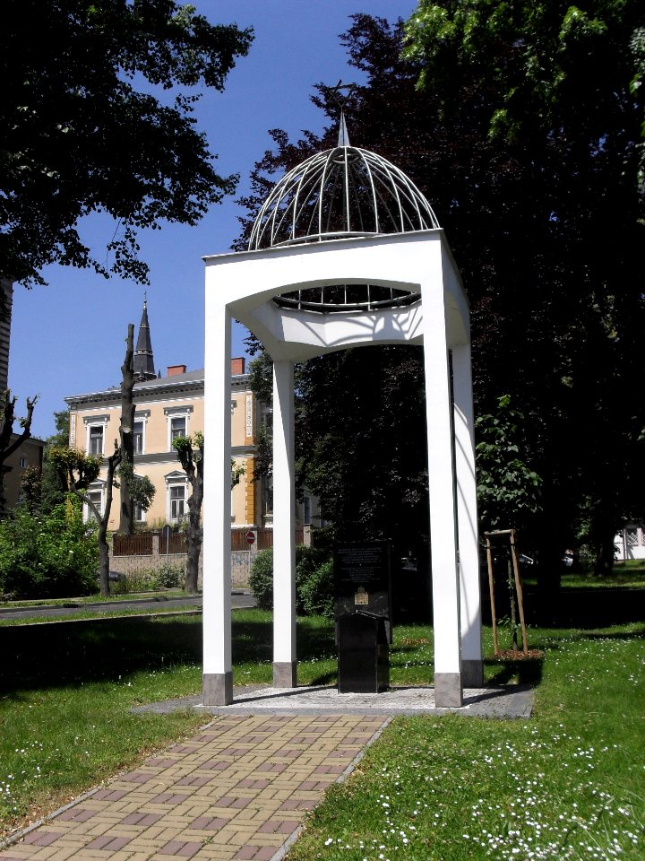 Památník synagogy zničené nacisty během křištálové noci 1