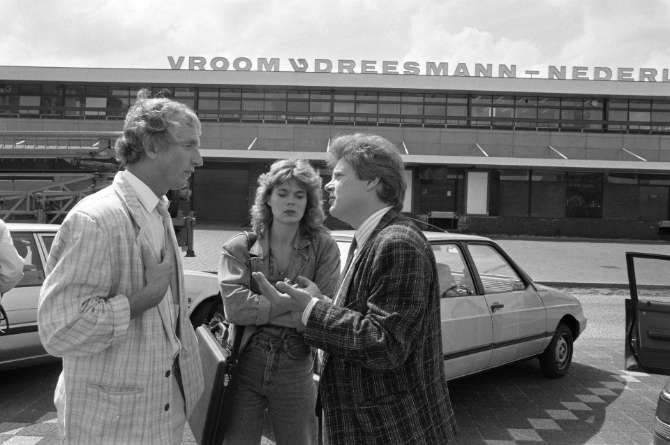 Overleg bij V&D i.v.m. ontslagen voor hoofdkantoor vice-voorzitter Dienstenbond, Bestanddeelnr 934-2929