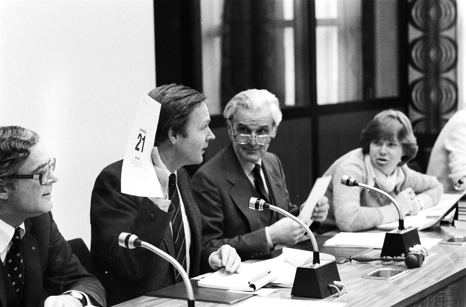 Overleg min. Terlouw met kamercommissie voor kernenergie en economische zaken ov, Bestanddeelnr 931-9239