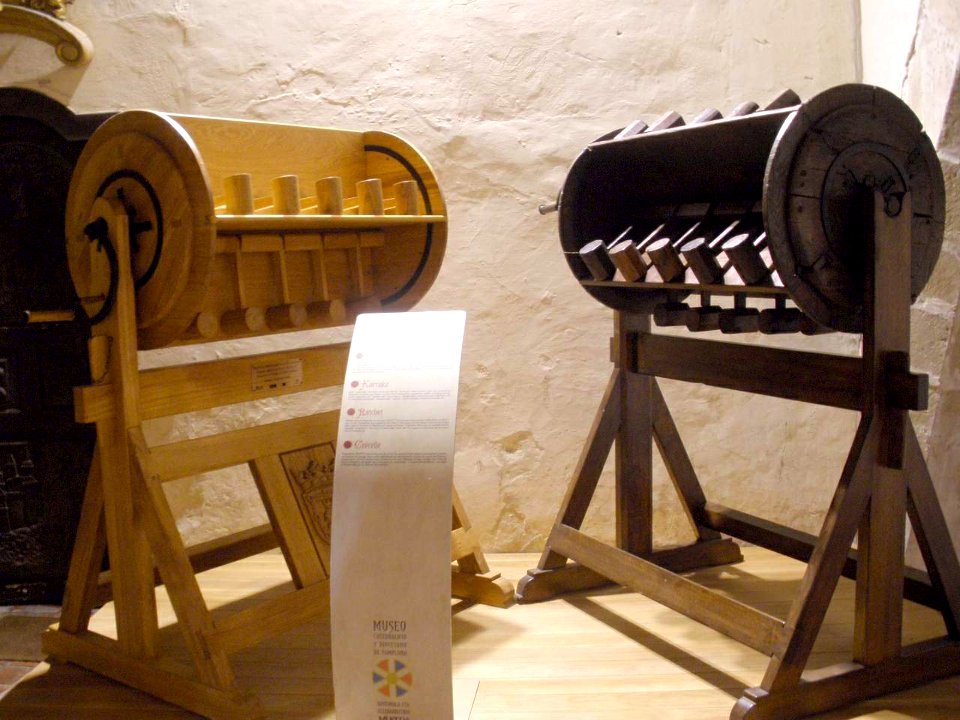 Pamplona - Catedral, dormitorio, carracas