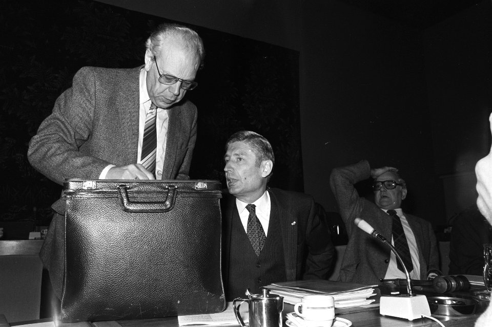 Overleg regering, vakbonden en werkgevers over arbeidsvoorwaardenbeleid 1981 in , Bestanddeelnr 931-0984
