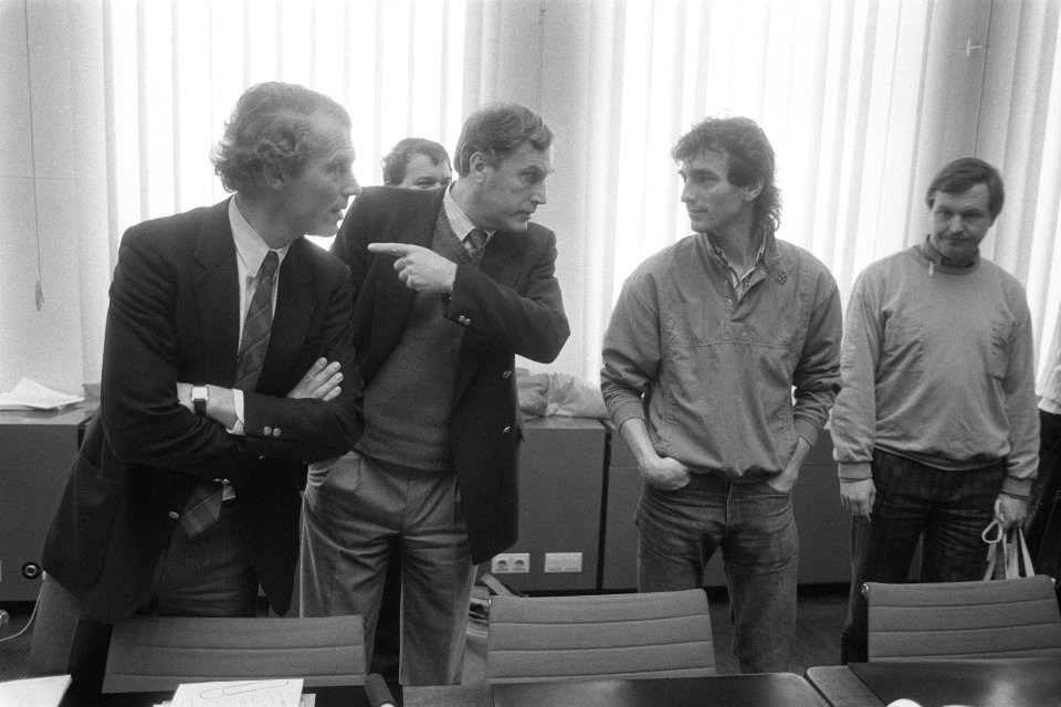 Overleg stukgoedsector Rotterdam in Den Haag met commissie Van der Louw stakin, Bestanddeelnr 933-8868