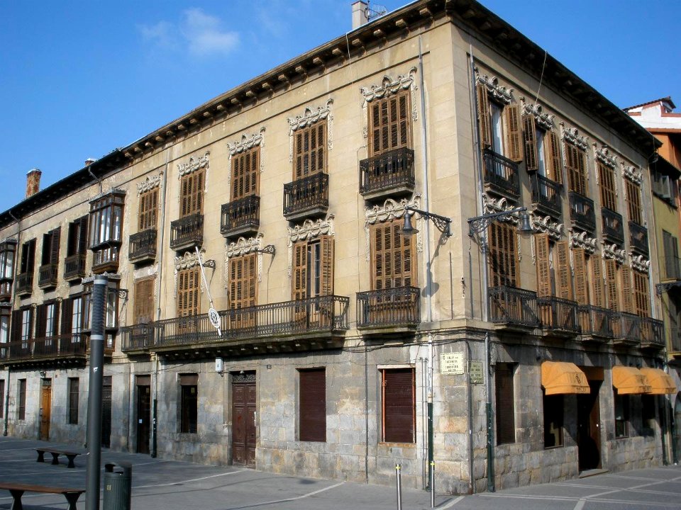 Pamplona - Calle Taconera, Consulado italiano