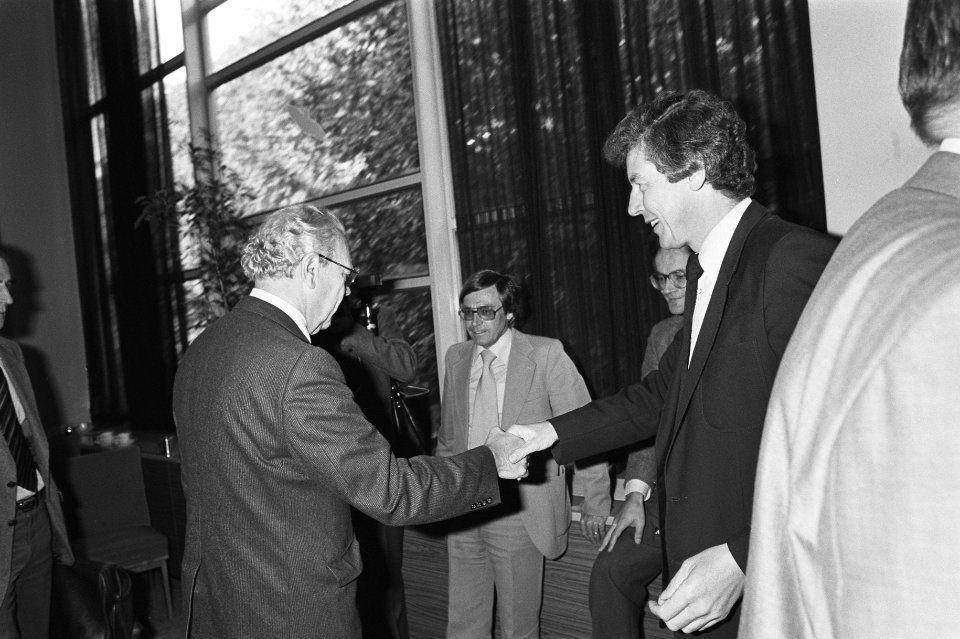 Overleg tussen regering, werkgevers en werknemers SER-geb in Den Haag , Wim Kok , Bestanddeelnr 931-0595