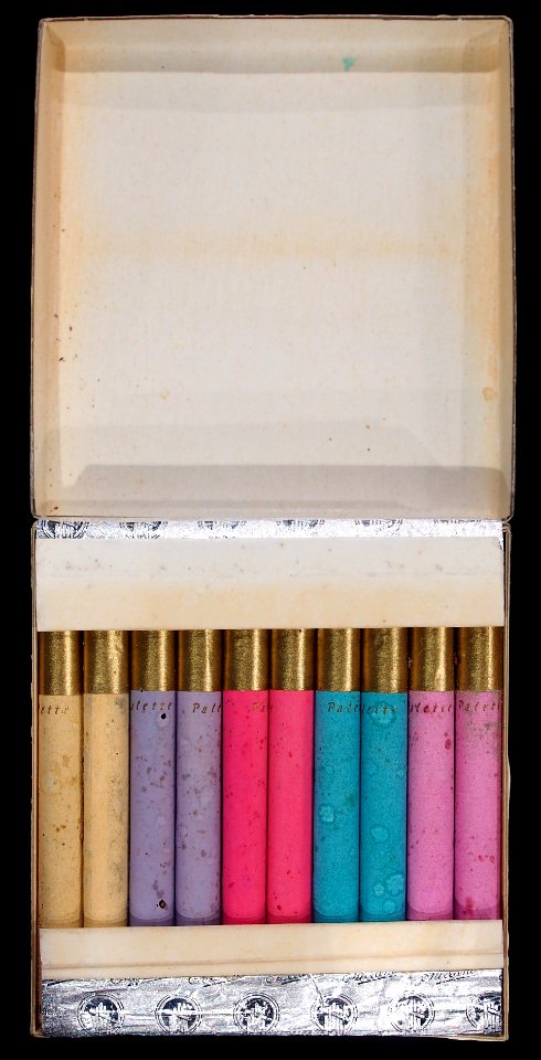 Palette cigarettes pack, inside