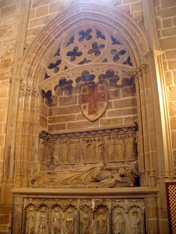 Pamplona - Catedral, Capilla de San Juan Evangelista, sepulcro de Sancho Sánchez de Oteiza, obispo de Pamplona