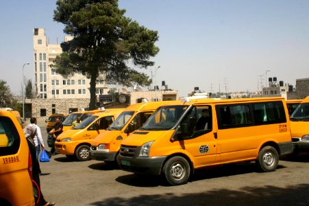 Palestinian service taxis