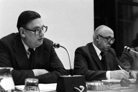Overleg Kamercommissie Economische Zaken met minister Van Aardenne over het al 8, Bestanddeelnr 931-2582