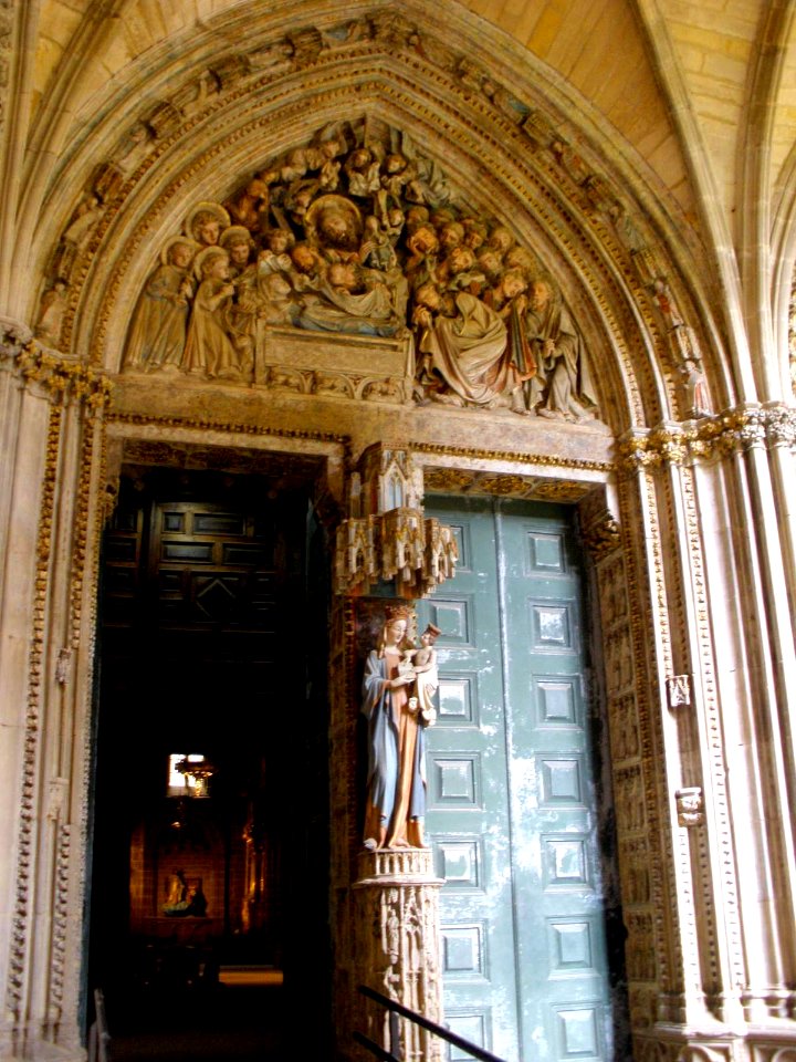 Pamplona - Catedral, claustro, Puerta del Amparo 2