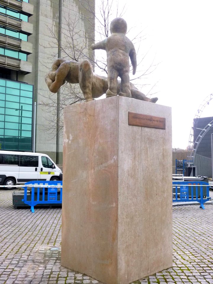Pamplona - Monumento a las Víctimas del Terrorismo 1