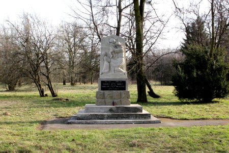 Památník padlým, Darkov (1)