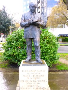 Pamplona - Monumento a José Joaquín Arazuri (Calle Taconera) 2