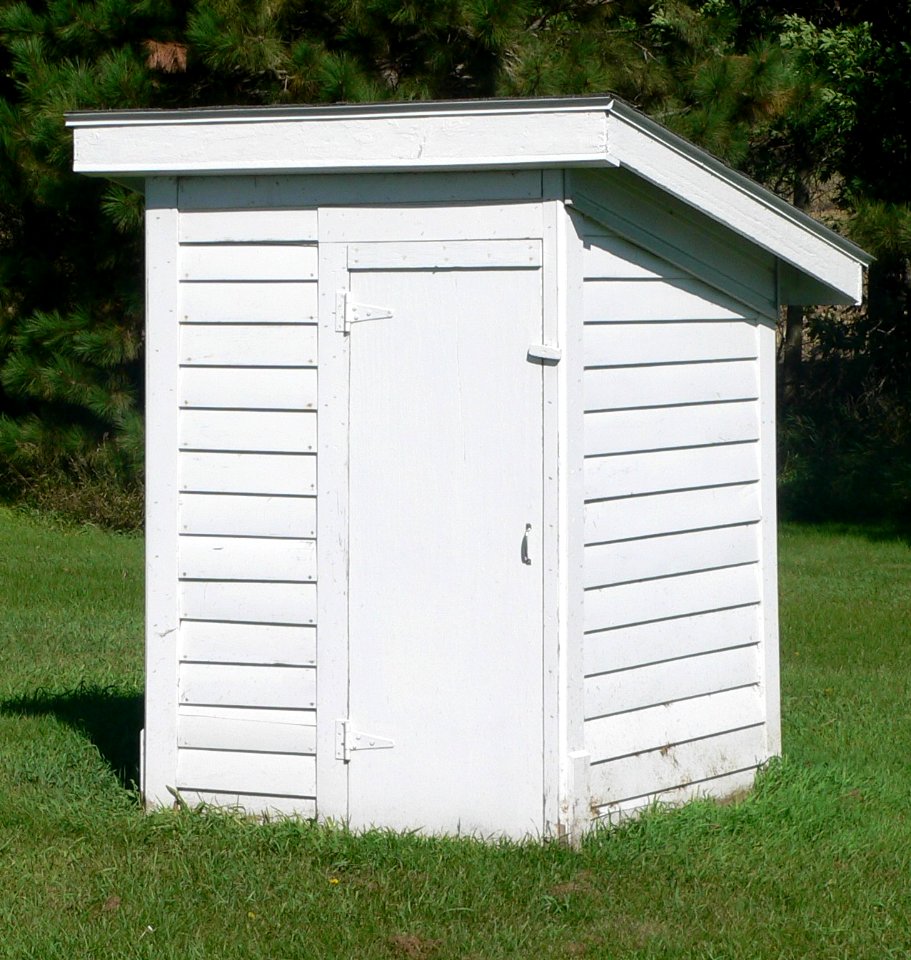 Palestine Church (Marshall Co) outhouse 1