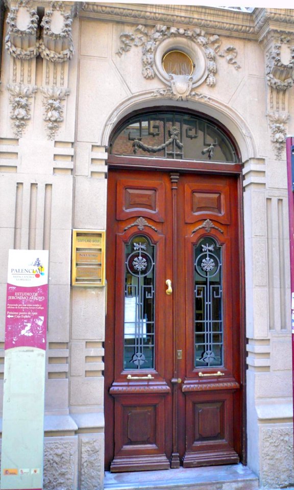 Palencia - Estudio Arroyo y Gallego (Oficina de Turismo) 3