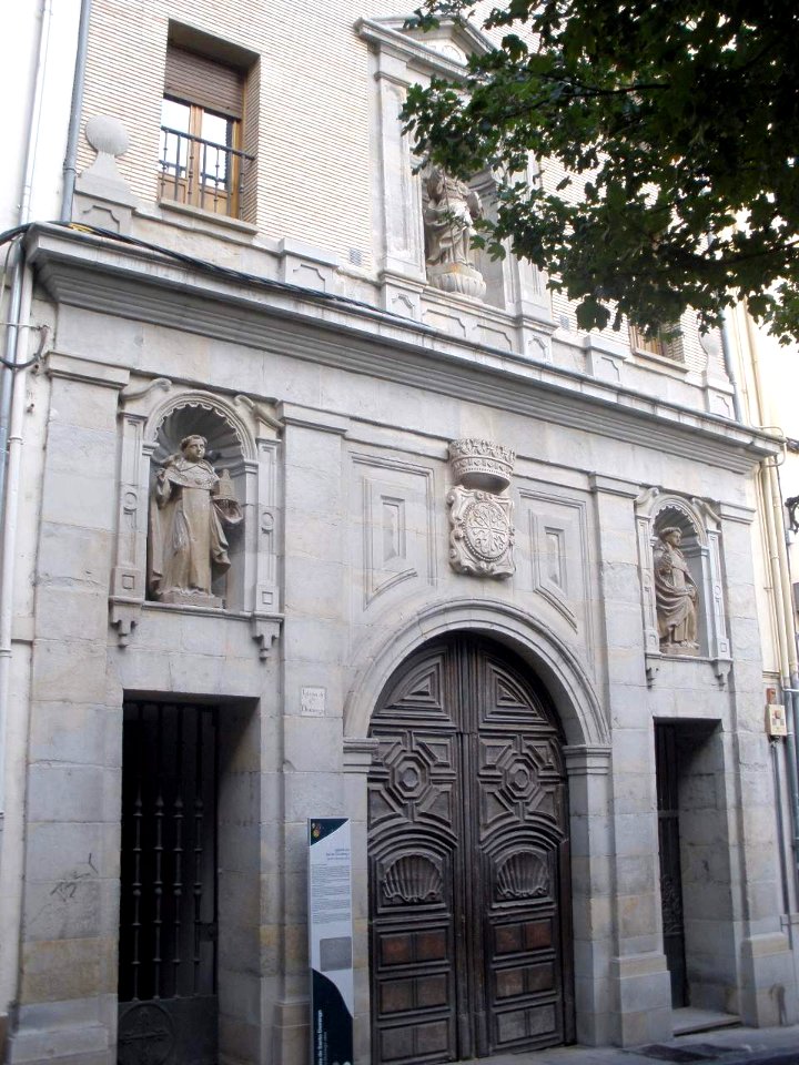 Pamplona - Convento de Santo Domingo e Iglesia de Santiago (PP Dominicos) 01