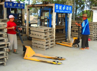 Pallet jacks in China - 01