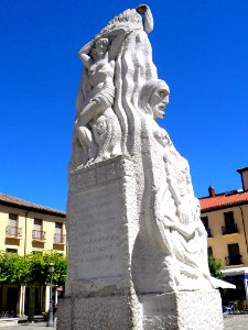 Palencia - Plaza Mayor, Monumento a Alonso Berruguete 1