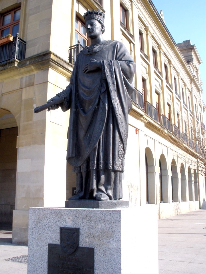 Pamplona - Monumento a Carlos III el Noble 2
