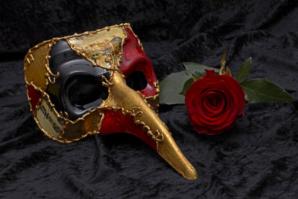 Mysterious close up romance
