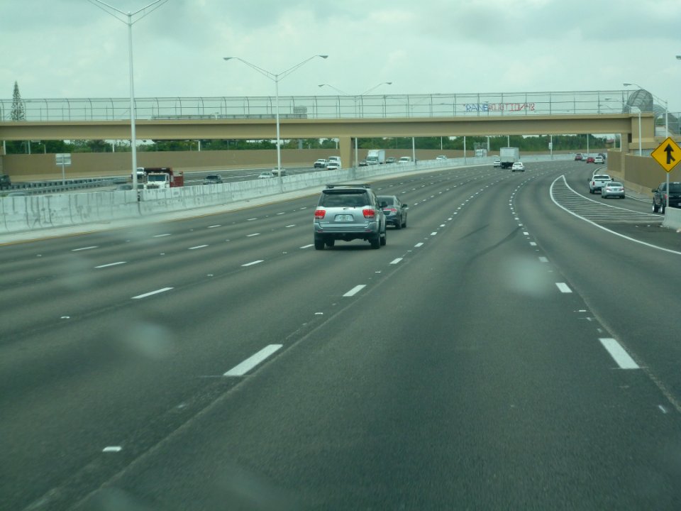 Palmetto Expressway (Florida State Route 826) in 2012 at Westchester Miami pedestrian overpass