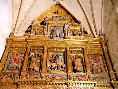 Pancorbo - Iglesia de Santiago, interior, retablo mayor 07