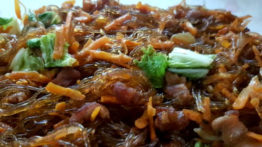 Pancit bihon (Filipino rice noodles)