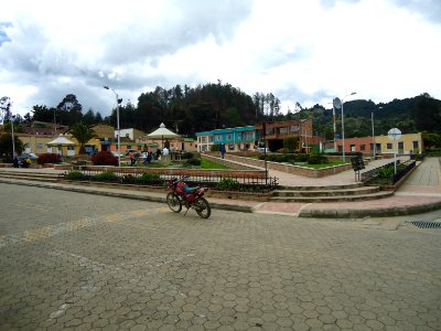 Panoramica Parque-Alcaldía San Miguel de Sema