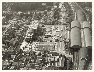 Panorama van het stationsgebied tijdens de renovatie van 1974