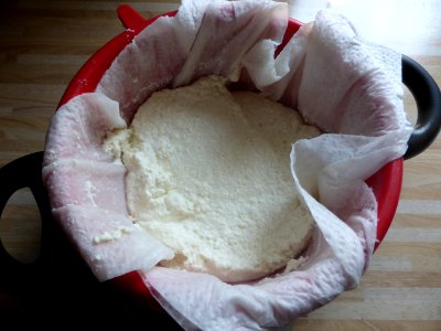 Paneer-in-sieve