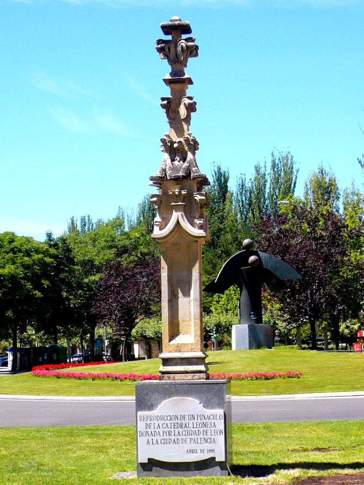 Palencia - Plaza de León 02