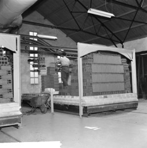 Pannenbakkerij bij Tiel aan de Waal, Bestanddeelnr 917-7588