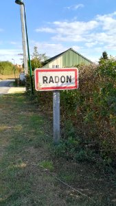 Panneau d'entrée de Radon (Orne)