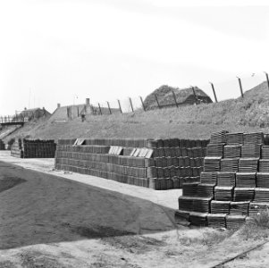 Pannenbakkerij bij Tiel aan de Waal, Bestanddeelnr 917-7592