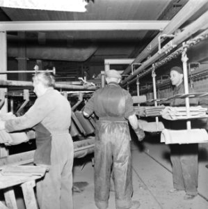 Pannenbakkerij bij Tiel aan de Waal, Bestanddeelnr 917-7595